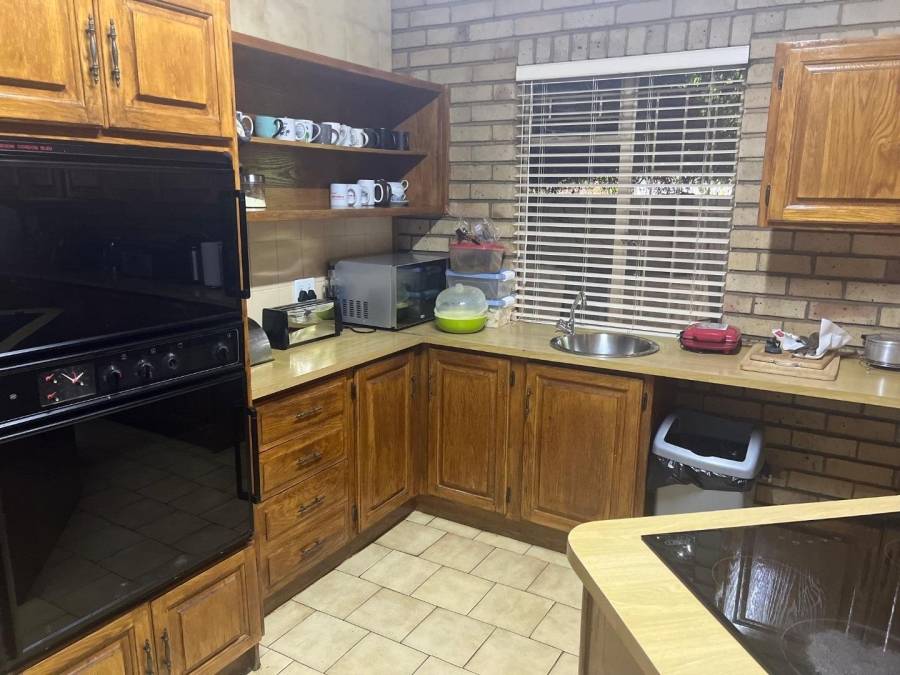 5 Bedroom Property for Sale in Potchefstroom South North West
